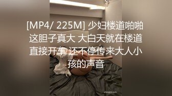 纸箱厂女厕全景偷拍 穴毛很少的小少妇边拉大便 边修剪指甲好悠闲得意