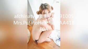 熟女阿姨 屁股翘起来 啊啊 太爽了 小伙被两个巨乳阿姨玩爽了 操着逼同时被假鸡吧爆菊花