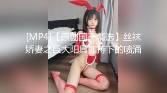 【快手泄密】高颜值精品小少妇【 芬姐】露脸露点自慰，反差婊，眼镜婊看着就是浪，推荐 (3)