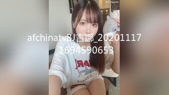 商场女厕偷拍 粉色羽绒服美女白虎粉嫩肥鲍鱼肥厚的肉唇