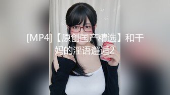 私房十二月最新流出厕拍大神潜入商场隔板女厕偷窥美女尿尿后拍蓝衣美眉逼里吊着一根长长的线