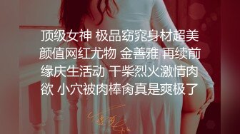 熟女齐逼连衣黑寡妇造型给胖哥吃鸡巴