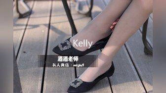 商场女厕连续两次偷拍到长靴美女的多毛大黑逼